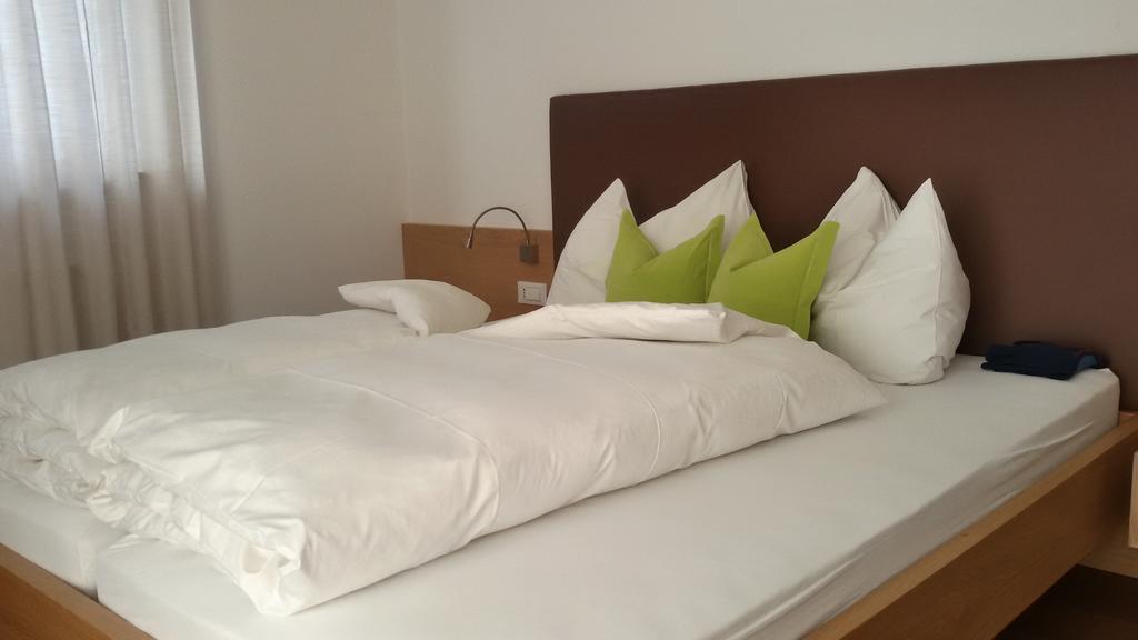 Garni Raffein Hotel Lana Bagian luar foto