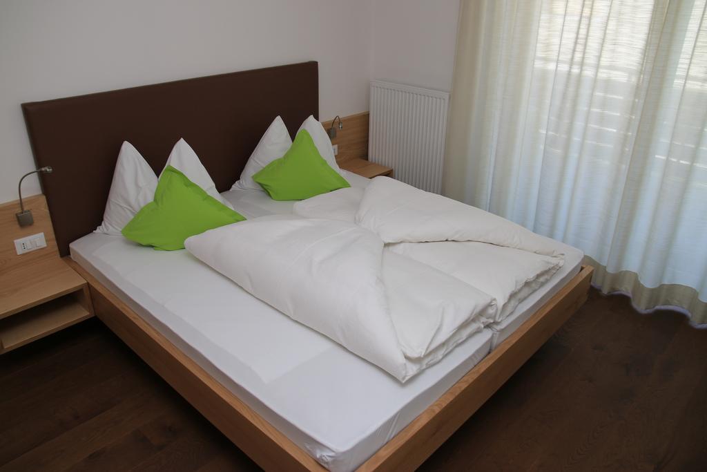 Garni Raffein Hotel Lana Bagian luar foto